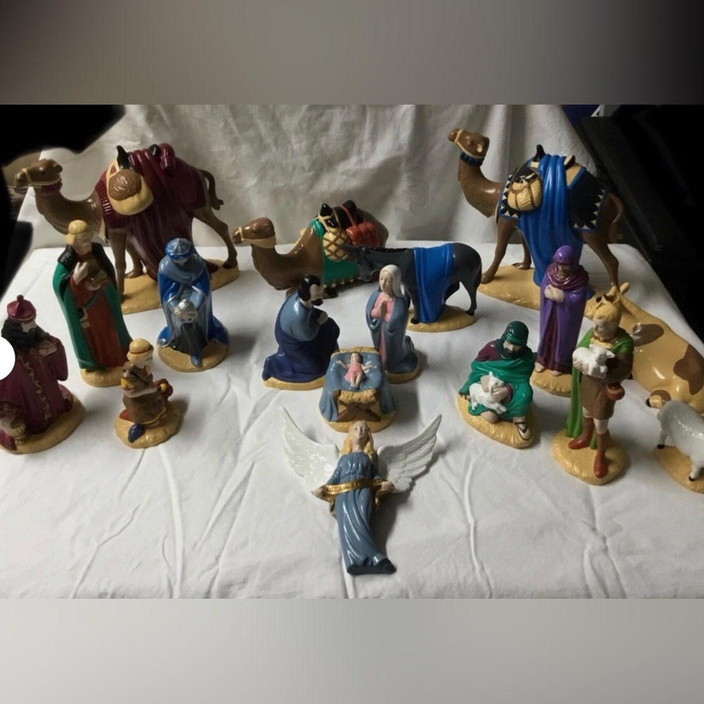 Vintage Holland Mold Nativity Set 17 pieces